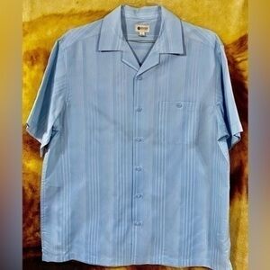 HAGGAR MEDIUM BLUE SHORT SLEEVE SHIRT SIZE LARGE